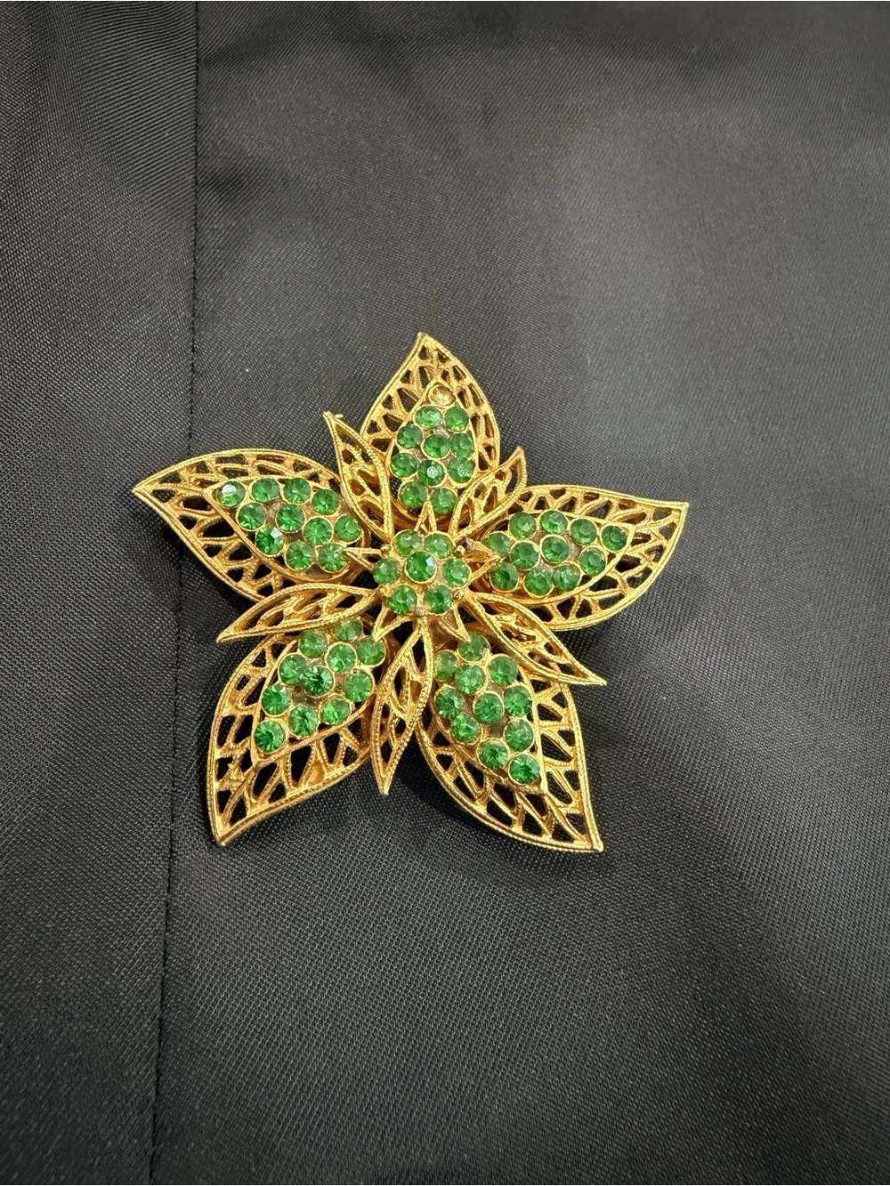 Vintage SIGNED COROCRAFT FLOWER GREEN Rhinestone BROOCH GOLDTONE